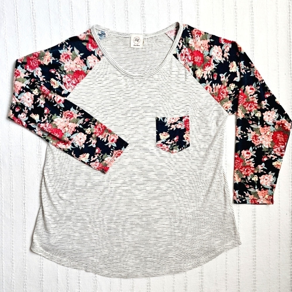 G&E Grace & Emma Floral Long Sleeve Round Neck Pull Over Striped Tee Size XL - Picture 2 of 7